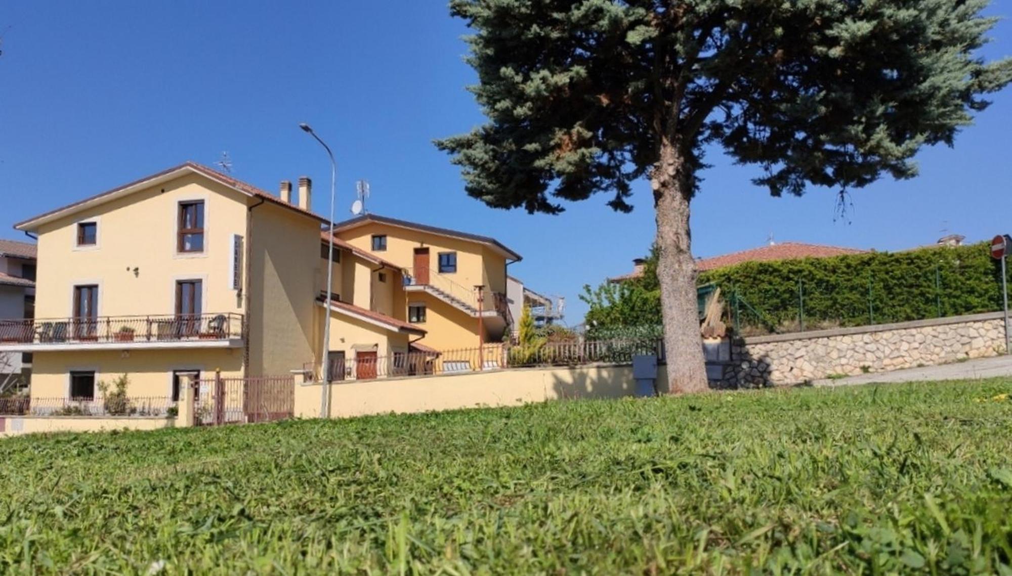 Complesso Turistico Aurora - Camere B&B Poggio Picenze Buitenkant foto
